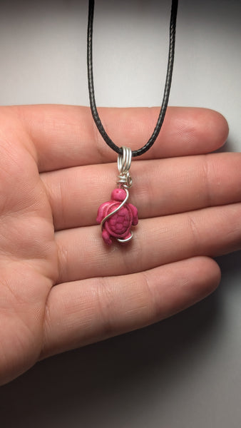 Howlite turtle dyed-pink