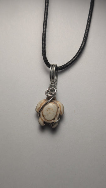 Howlite turtle dyed-white