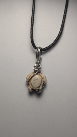 Howlite turtle dyed-white