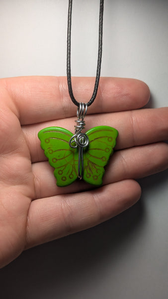 Howlite Butterfly dyed-green