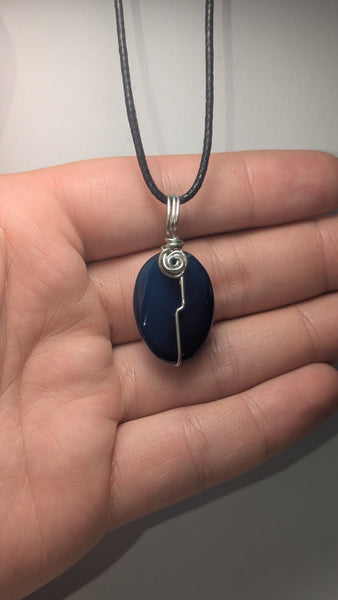 Blue agate oval necklace