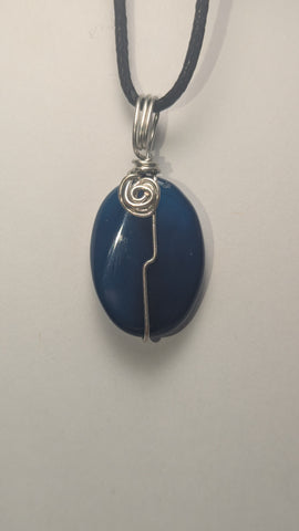 Blue agate oval necklace
