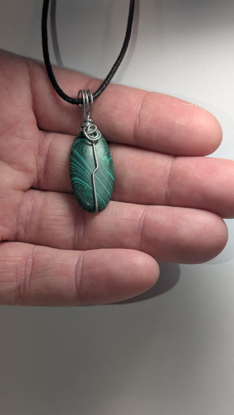 Malachite oval shaped necklace