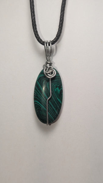 Malachite oval shaped necklace
