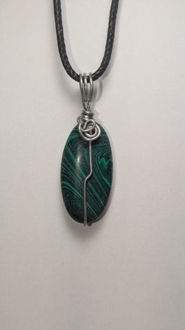 Malachite oval shaped necklace